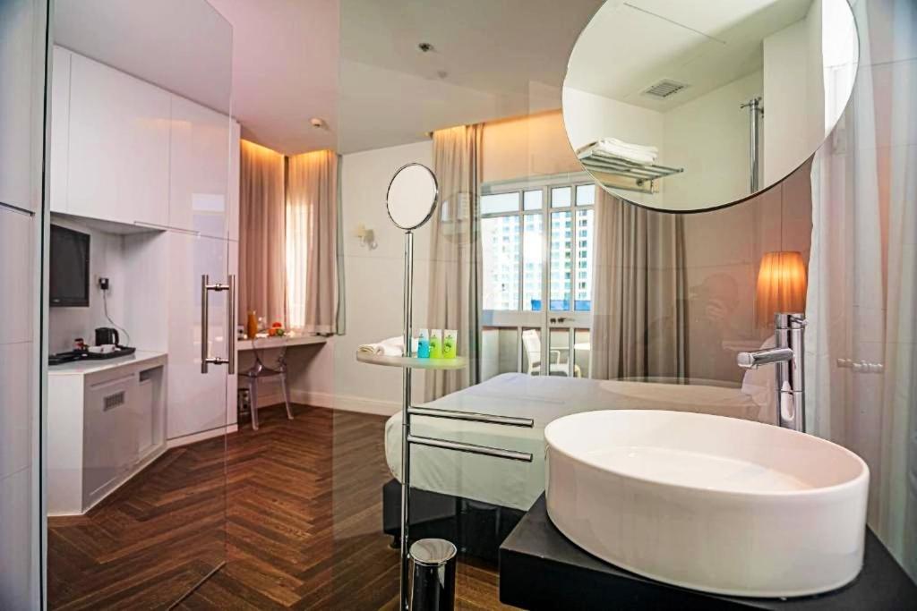 Olive Gordon By The Hotel Tel Aviv